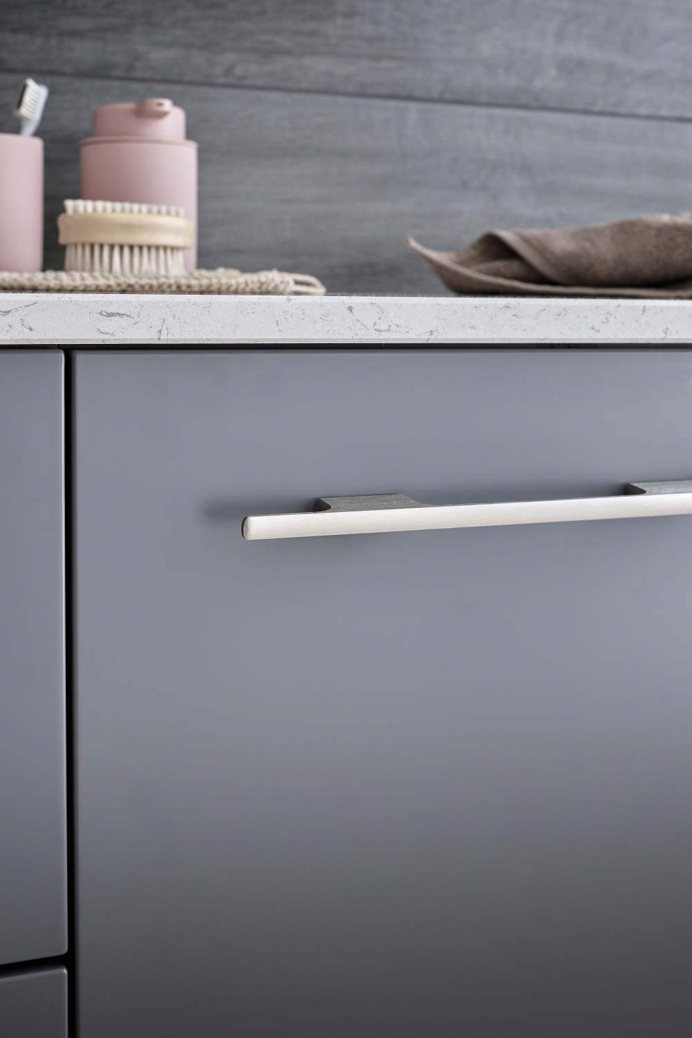 Tau Handle