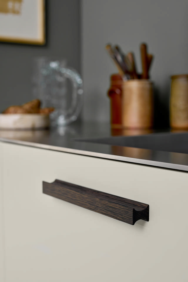 Track Handle (Wood)