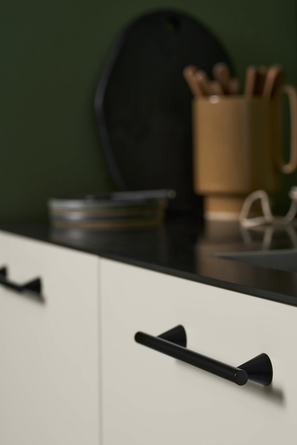 Delta Handle