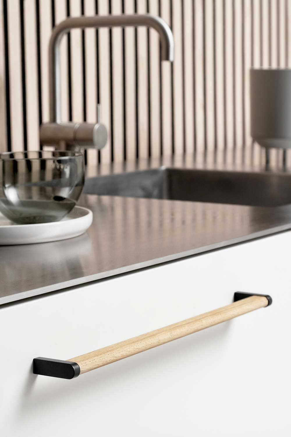 Crossing Handle
